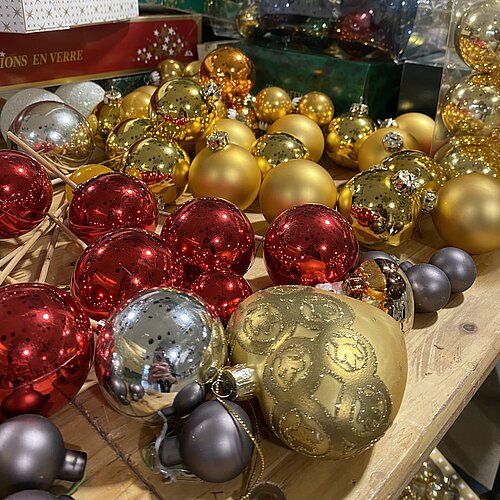 Bunte Weihnachtskugeln Nahaufnahme