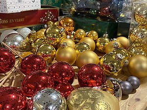 Bunte Weihnachtskugeln Nahaufnahme
